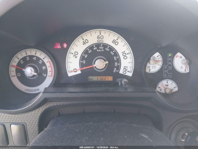 Toyota FJ Cruiser Image 16