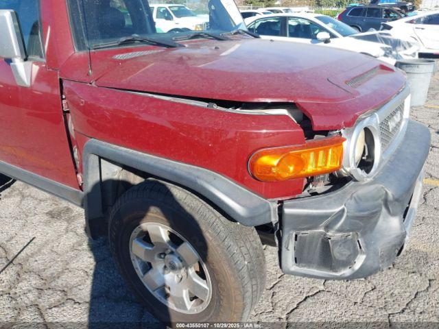 Toyota FJ Cruiser Image 12