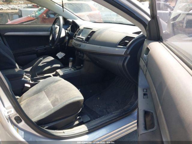 Mitsubishi Lancer Image 4