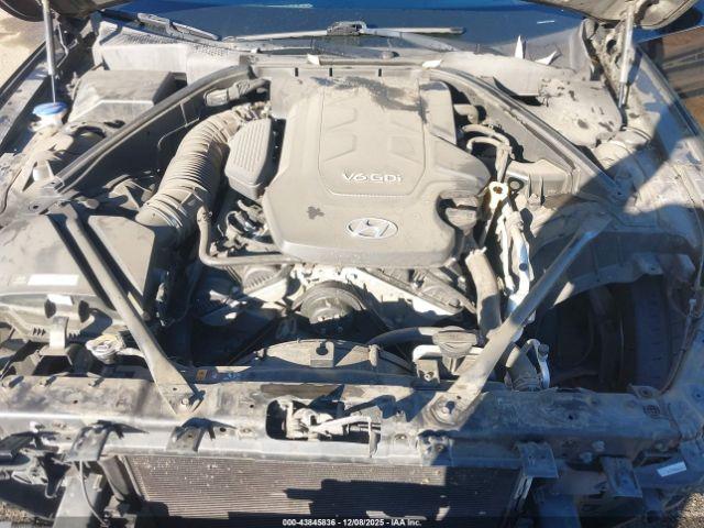 Hyundai Genesis 3.8 Image 10