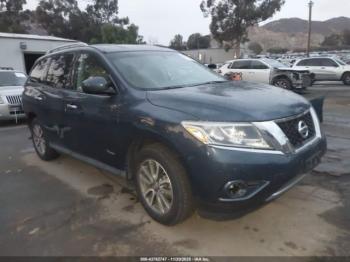  Salvage Nissan Pathfinder