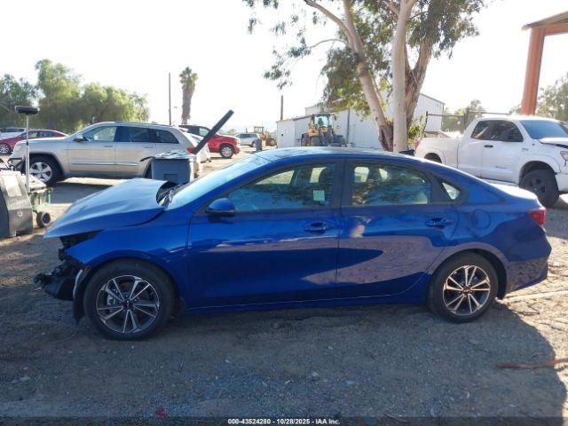 Kia Forte Lxs Image 13