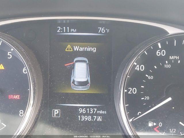 Nissan Rogue S Image 5