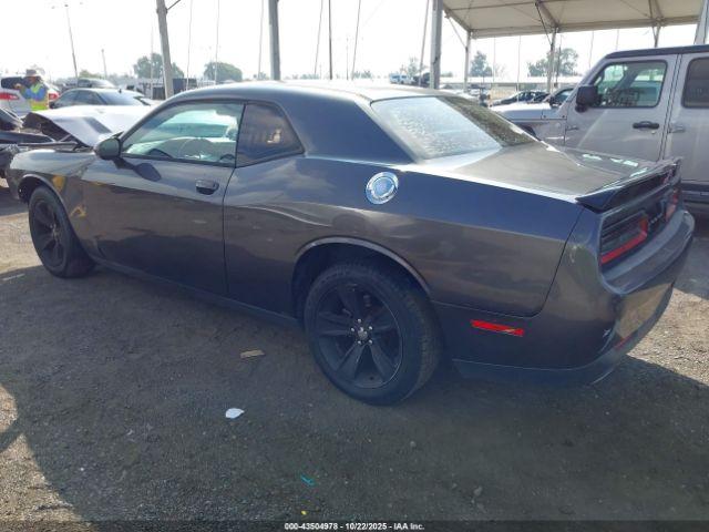 Dodge Challenger Sxt Image 16