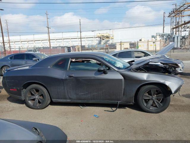 Dodge Challenger Sxt Image 5