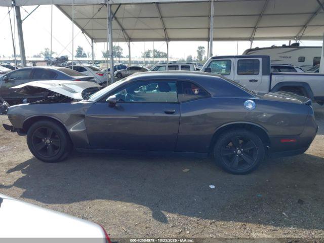 Dodge Challenger Sxt Image 13