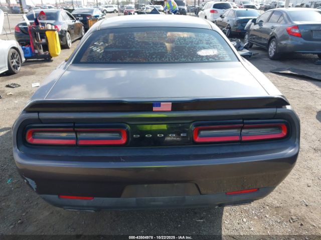 Dodge Challenger Sxt Image 3