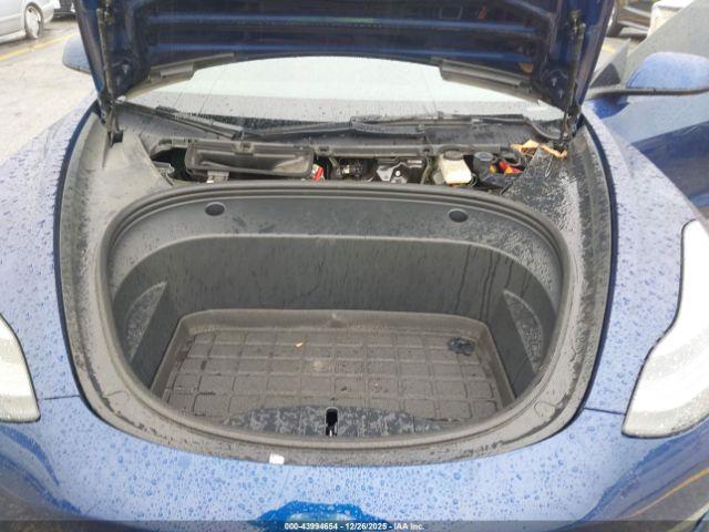 Tesla Model 3 Performance Dual Motor All-wheel Drive Image 16