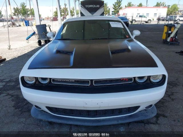 Dodge Challenger Image 10