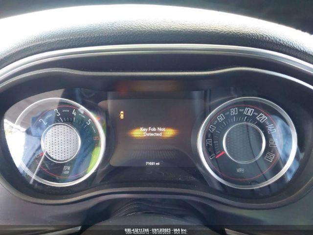 Dodge Challenger Image 6