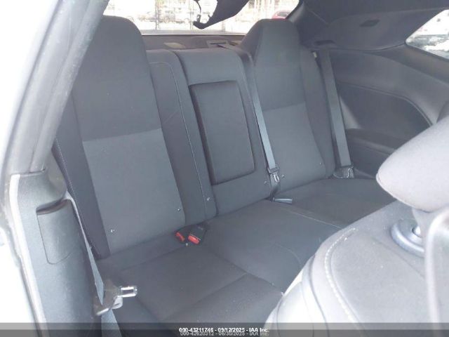 Dodge Challenger Image 13