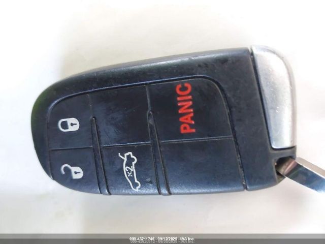 Dodge Challenger Image 3