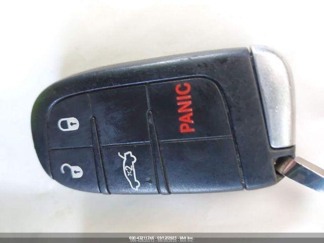 Dodge Challenger Image 3