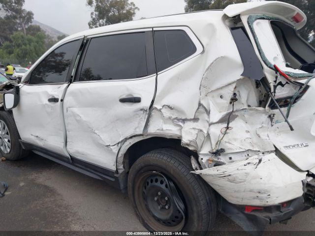 Nissan Rogue S Image 5