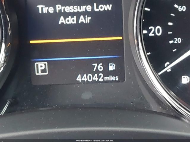 Nissan Rogue S Image 3