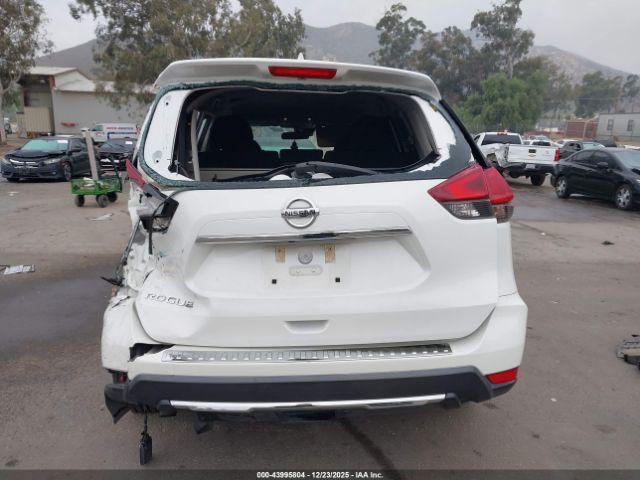 Nissan Rogue S Image 4
