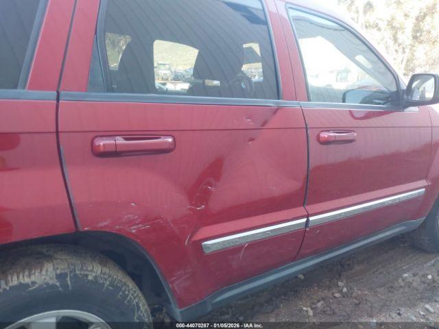 Jeep Grand Cherokee Laredo Image 2