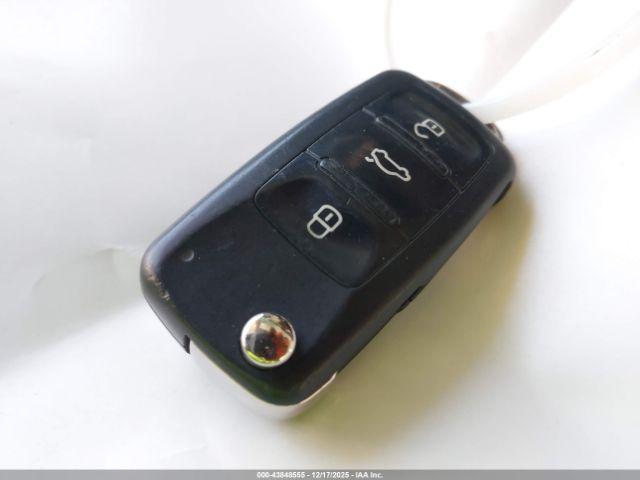 Volkswagen Passat 1.8t Limited Edition Image 5