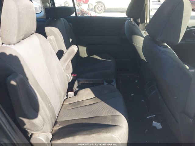 Mazda Mazda5 Sport Image 2