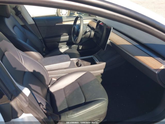 Tesla Model 3 Rear-wheel Drive Image 3