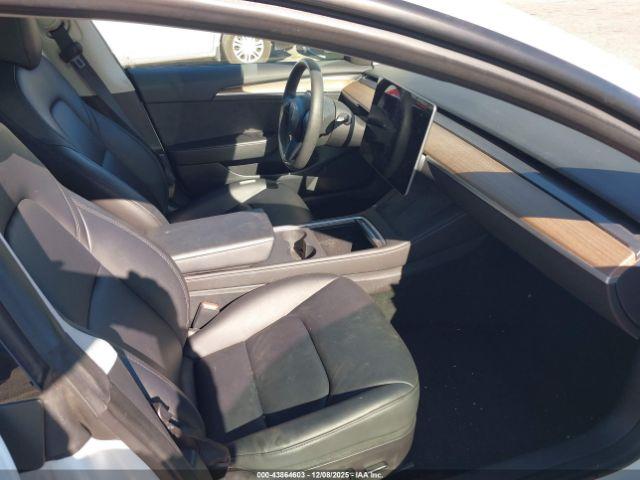 Tesla Model 3 Rear-wheel Drive Image 3