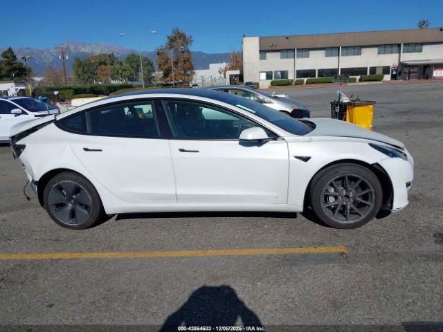 Tesla Model 3 Rear-wheel Drive Image 7