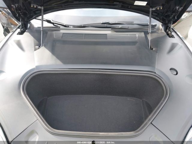 Tesla Model S Dual Motor All-wheel Drive Image 12