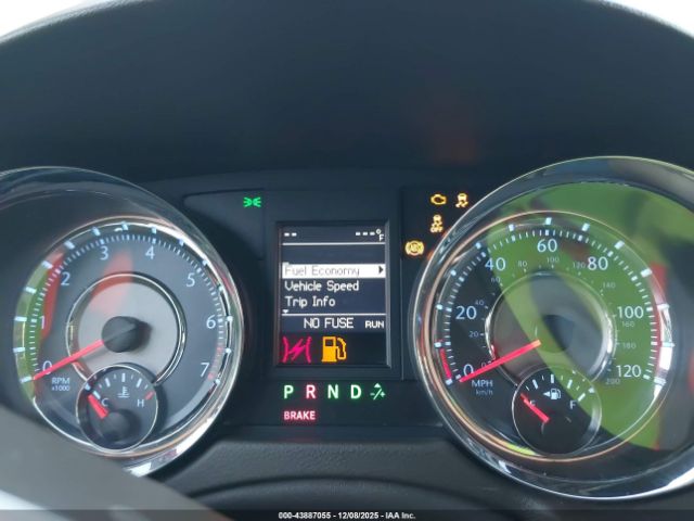 Chrysler Town & Country Touring Image 2