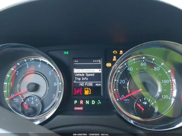 Chrysler Town & Country Touring Image 2