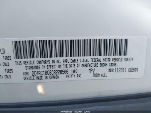 Chrysler Town & Country Touring Image 5