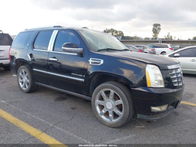 Cadillac Escalade Standard Image 1