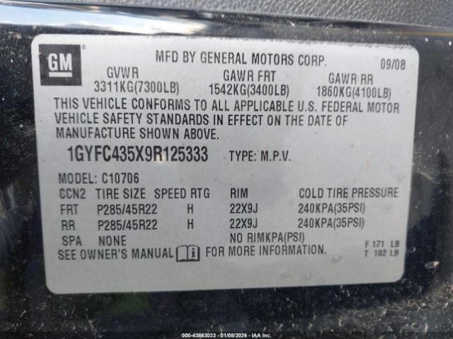 Cadillac Escalade Standard Image 17