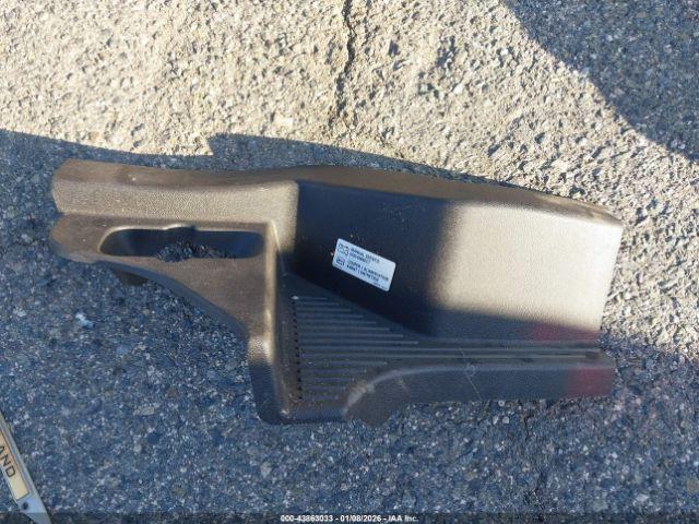 Cadillac Escalade Standard Image 11