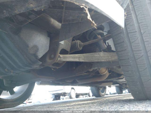 Cadillac Escalade Standard Image 15