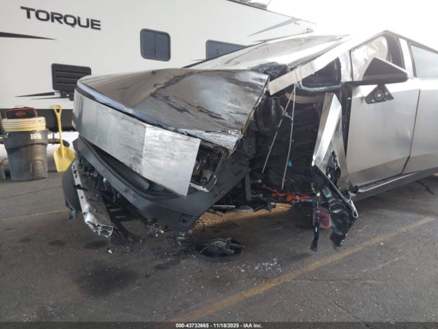 Tesla Cybertruck All-wheel Drive Image 15