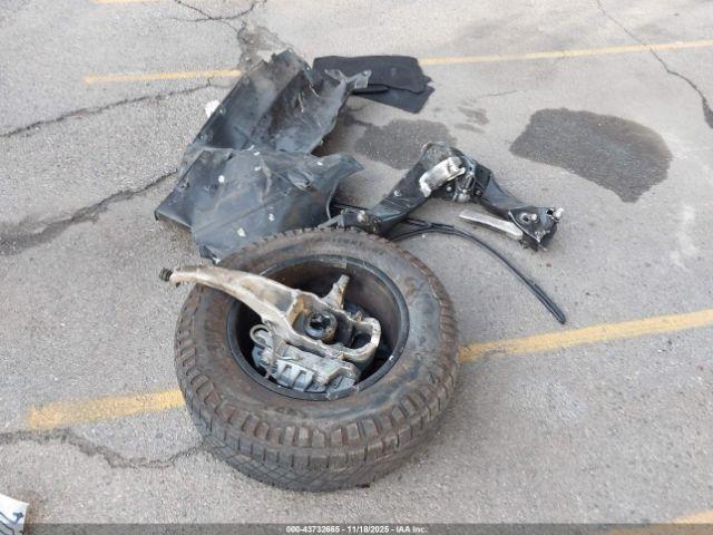 Tesla Cybertruck All-wheel Drive Image 4