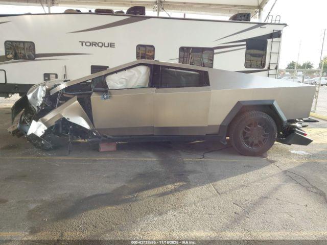 Tesla Cybertruck All-wheel Drive Image 8